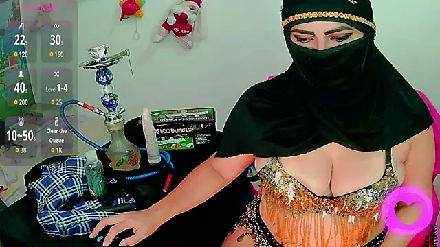 SultanaLayla online show from May 7, 2026, 8:25 pm