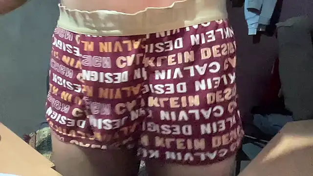 Snapshot of veilofstrength chatting on October 24, 2025, 2:41 am veilofstrength online show from October 24, 2025, 2:41 am