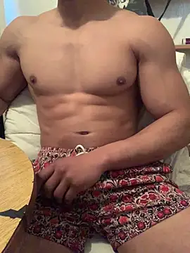 Snapshot of veilofstrength chatting on February 19, 2026, 2:35 pm veilofstrength online show from February 19, 2026, 2:35 pm