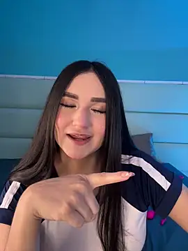 alejandrodolls online show from April 30, 2026, 8:37 pm
