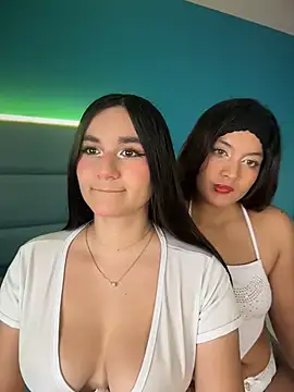 alejandrodolls online show from July 7, 2026, 8:02 pm