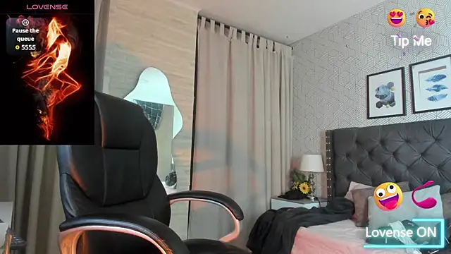 Snapshot of sweet__vanessa1 chatting on October 10, 2025, 4:11 am sweet  vanessa1 online show from October 10, 2025, 4:11 am