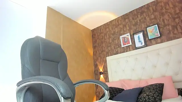 sweet  vanessa1 online show from March 10, 2026, 7:41 pm