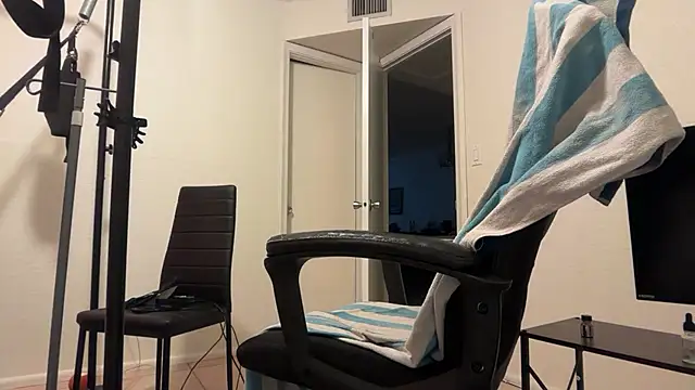 Piercedmuscle80 online show from February 6, 2026, 2:05 am