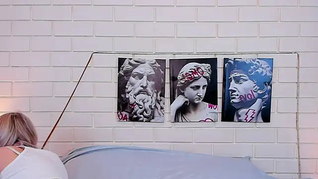 Snapshot of Blondy_Fina chatting on September 20, 2025, 4:57 am Blondy Fina online show from September 20, 2025, 4:57 am