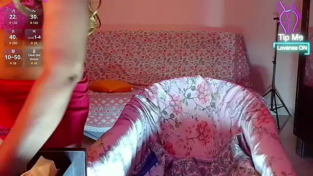 cococouple7 online show from December 19, 2025, 7:04 am