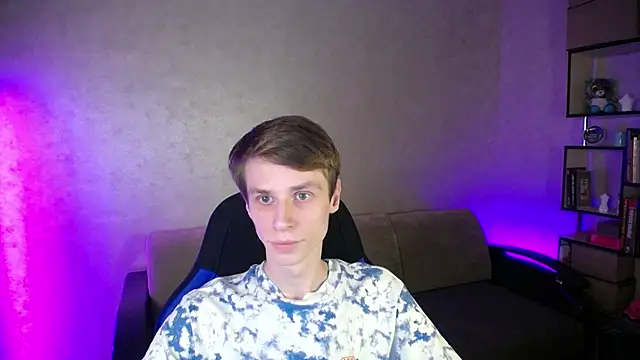 yes cute boy  online show from October 16, 2025, 8:43 pm