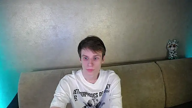 yes cute boy  online show from March 17, 2026, 9:40 pm