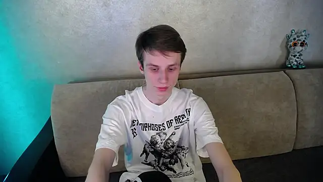 yes cute boy  online show from March 18, 2026, 12:19 pm