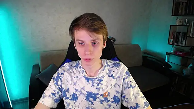 yes cute boy  online show from April 15, 2026, 9:49 am
