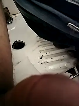 Snapshot of SborraSicula chatting on October 7, 2025, 8:55 am SborraSicula online show from October 7, 2025, 8:55 am