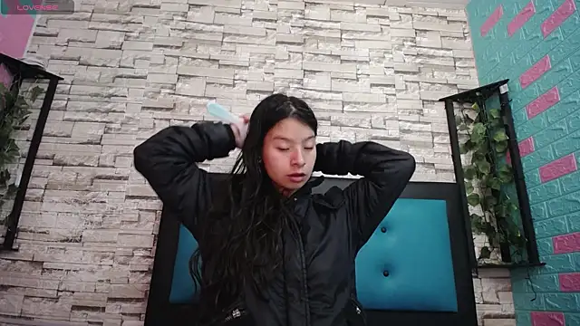 Snapshot of maily_can chatting on September 18, 2025, 12:18 pm maily can online show from September 18, 2025, 12:18 pm