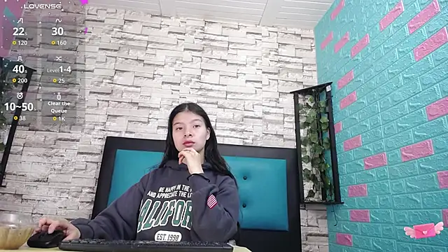 Snapshot of maily_can chatting on September 27, 2025, 12:43 pm maily can online show from September 27, 2025, 12:43 pm