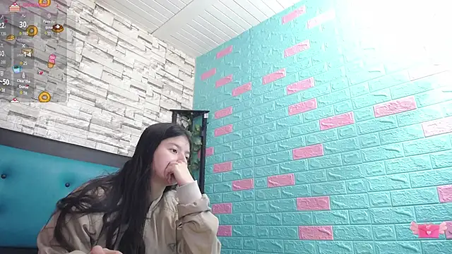 Snapshot of maily_can chatting on October 6, 2025, 12:35 pm maily can online show from October 6, 2025, 12:35 pm