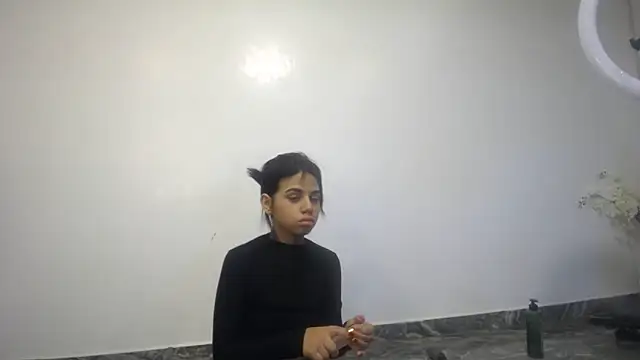 Snapshot of habdiela chatting on September 30, 2025, 5:29 pm habdiela online show from September 30, 2025, 5:29 pm