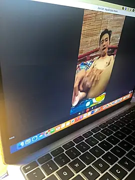 lahungdj12 online show from March 12, 2026, 7:47 am