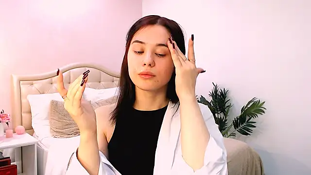 Snapshot of lil_angel_ chatting on October 14, 2025, 1:01 pm lil angel online show from October 14, 2025, 1:01 pm