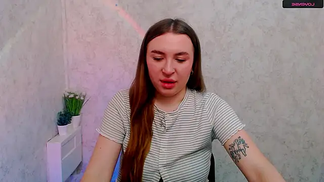 JuliaTopp  online show from March 8, 2026, 5:55 am