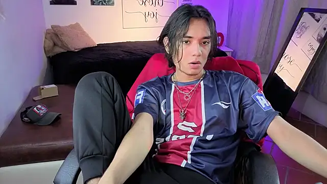 davoxer online show from February 8, 2026, 3:43 am