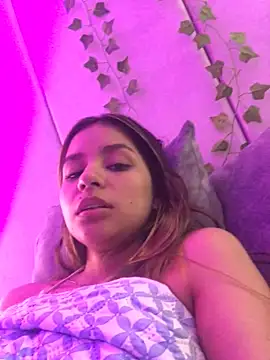 Snapshot of mia_rousse25 chatting on May 29, 2026, 8:34 am mia rousse25 online show from May 29, 2026, 8:34 am