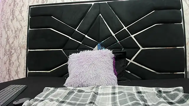 Snapshot of LITTLESUSSYY_ chatting on October 9, 2025, 11:41 am LITTLESUSSYY  online show from October 9, 2025, 11:41 am