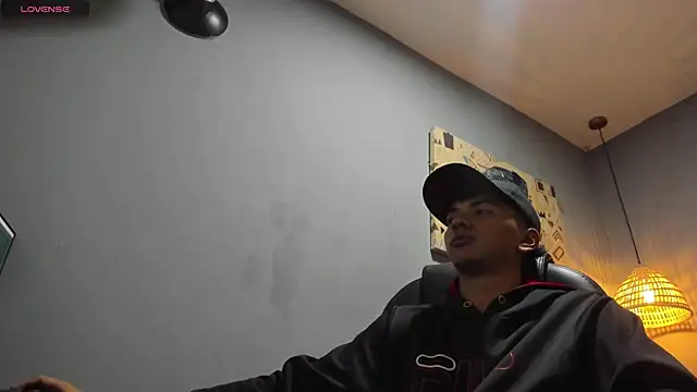 markbowie online show from December 5, 2025, 12:14 pm