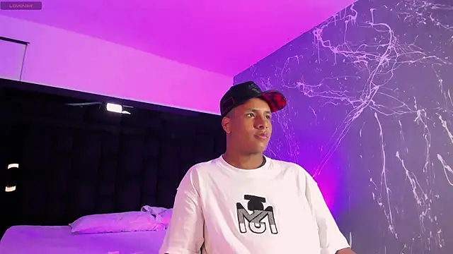 IsaacBlack  online show from September 11, 2025, 4:23 am