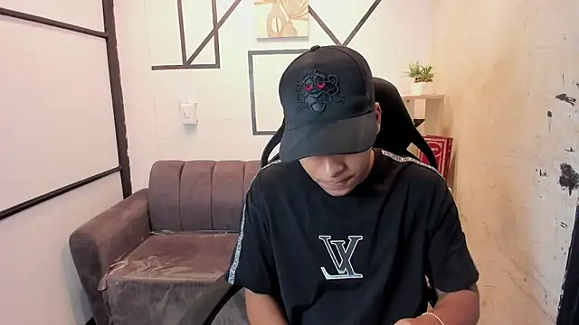 IsaacBlack  online show from September 27, 2025, 4:50 am