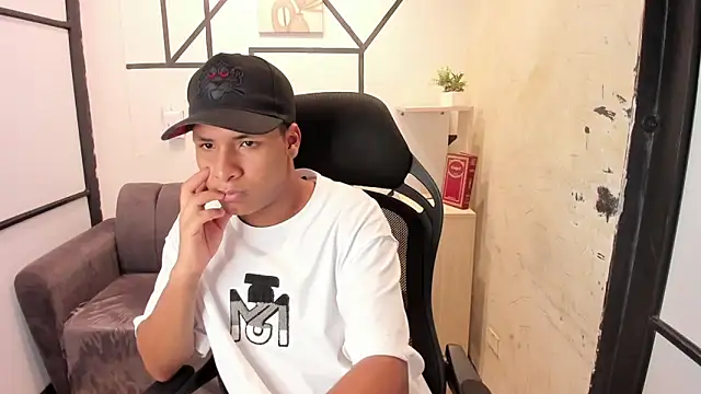 IsaacBlack  online show from September 28, 2025, 4:51 am