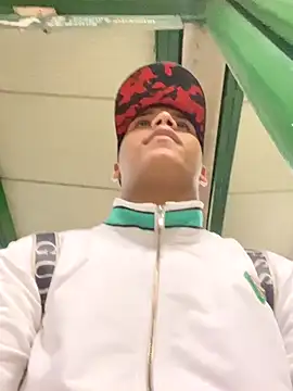 IsaacBlack  online show from October 3, 2025, 3:47 am