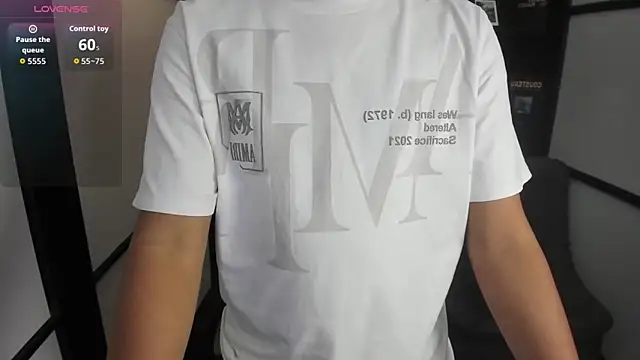 IsaacBlack  online show from October 5, 2025, 4:55 am