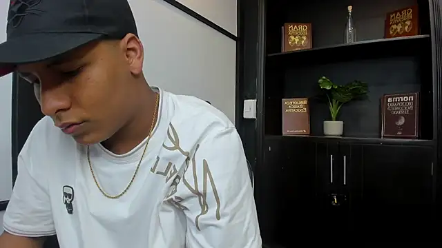 IsaacBlack  online show from October 23, 2025, 4:23 am