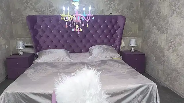 Anna Kenann online show from September 27, 2025, 7:02 am