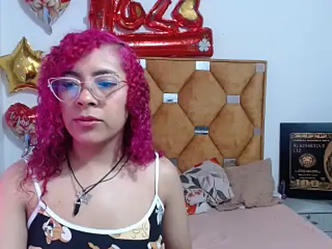 CATTALINAHOT online show from April 7, 2026, 2:56 am