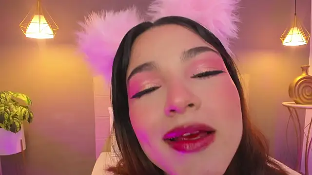 Snapshot of luma_sky_ chatting on October 17, 2025, 2:59 am luma sky  online show from October 17, 2025, 2:59 am