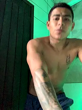 Snapshot of Novindot23cm chatting on November 26, 2025, 5:03 pm Novindot23cm online show from November 26, 2025, 5:03 pm