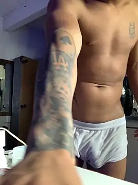 Snapshot of Novindot23cm chatting on November 28, 2025, 3:47 pm Novindot23cm online show from November 28, 2025, 3:47 pm