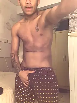 Snapshot of Novindot23cm chatting on December 18, 2025, 3:45 am Novindot23cm online show from December 18, 2025, 3:45 am