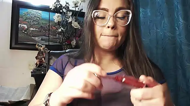 Laia  hadid online show from October 9, 2025, 9:24 pm