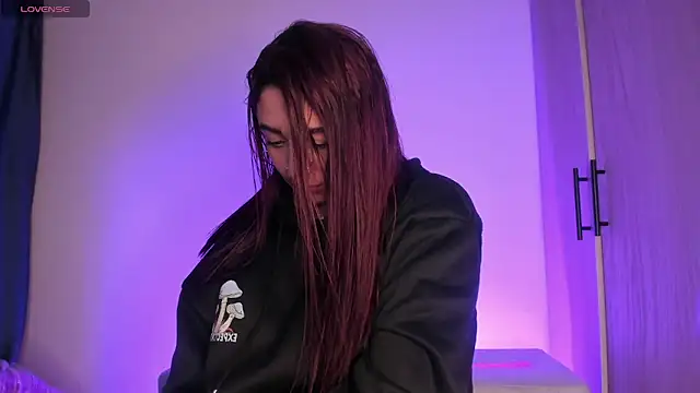 scarlett Collinss online show from December 23, 2025, 5:16 am