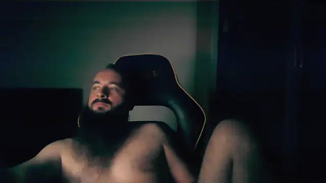 Snapshot of LondonMan1988 chatting on November 2, 2025, 4:53 pm LondonMan1988 online show from November 2, 2025, 4:53 pm