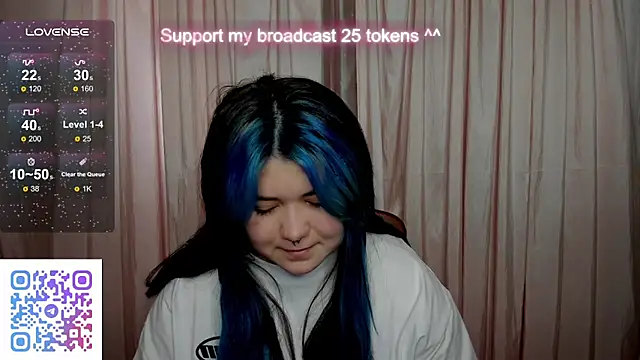 Snapshot of Alisa_Monroe chatting on October 1, 2025, 2:28 am Alisa Monroe online show from October 1, 2025, 2:28 am