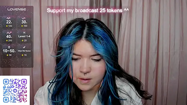 Snapshot of Alisa_Monroe chatting on October 3, 2025, 8:00 am Alisa Monroe online show from October 3, 2025, 8:00 am