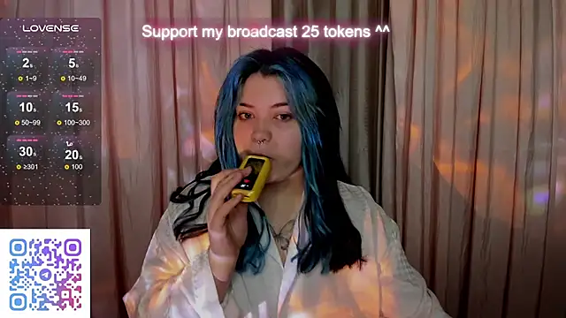 Snapshot of Alisa_Monroe chatting on October 4, 2025, 8:56 am Alisa Monroe online show from October 4, 2025, 8:56 am