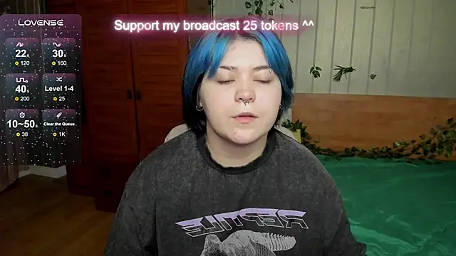 Snapshot of Alisa_Monroe chatting on October 12, 2025, 4:22 am Alisa Monroe online show from October 12, 2025, 4:22 am