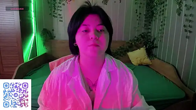 Snapshot of Alisa_Monroe chatting on October 22, 2025, 2:45 am Alisa Monroe online show from October 22, 2025, 2:45 am