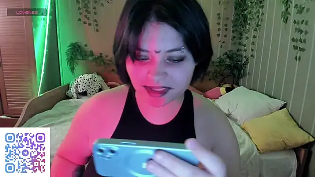 Snapshot of Alisa_Monroe chatting on October 28, 2025, 3:21 am Alisa Monroe online show from October 28, 2025, 3:21 am