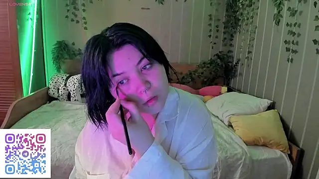 Snapshot of Alisa_Monroe chatting on October 29, 2025, 2:36 am Alisa Monroe online show from October 29, 2025, 2:36 am