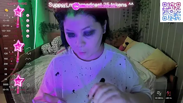 Snapshot of Alisa_Monroe chatting on October 31, 2025, 7:26 pm Alisa Monroe online show from October 31, 2025, 7:26 pm