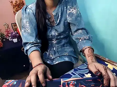 RIYA SOOD online show from September 10, 2025, 6:57 am